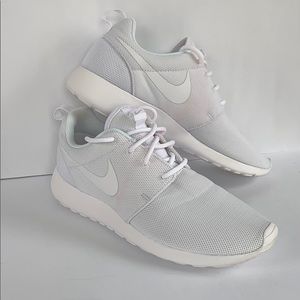 Nike Roshe One in white size 8.5